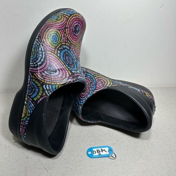 CROCS Dual Comfort Women's Size 8 Colorful Pattern Work Clogs Non-Slip Shoes - Picture 1 of 7